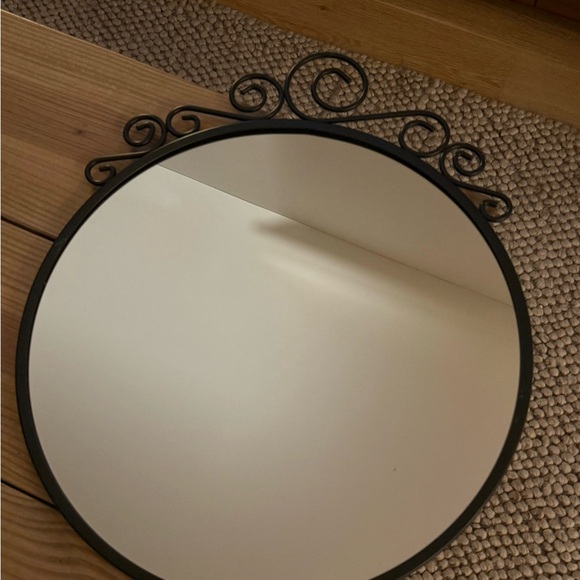 Round Mirror - Picture 3 of 5